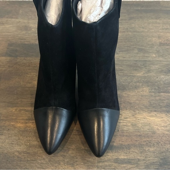 42 Gold Boots - Picture 4 of 7